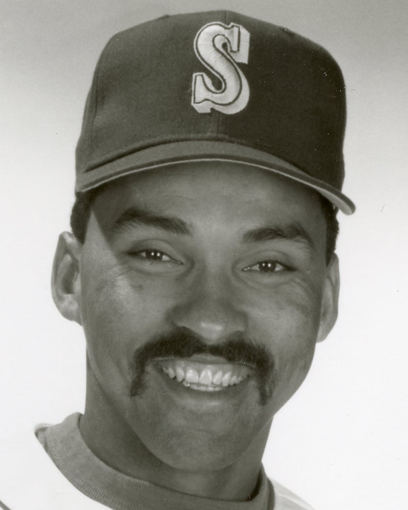 Head and shoulders portrait of Henry Cotto in Mariners uniform